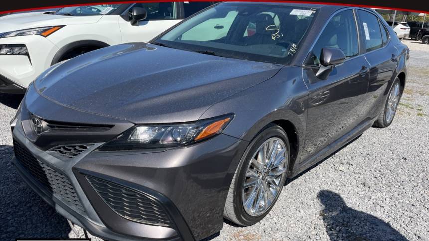 2021 toyota camry se