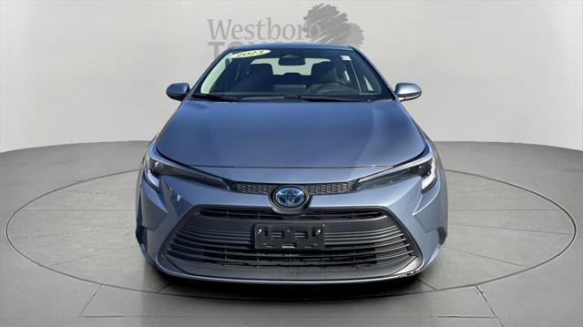 2023 toyota corolla hybrid le