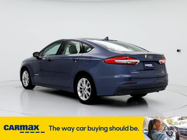 2019 ford fusion hybrid se