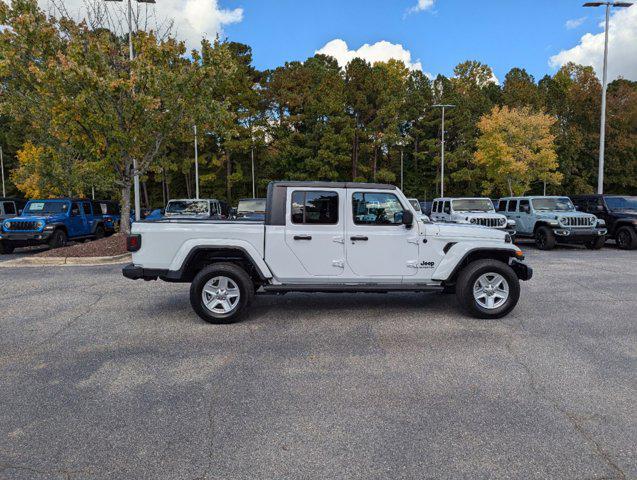 2022 jeep gladiator sport s