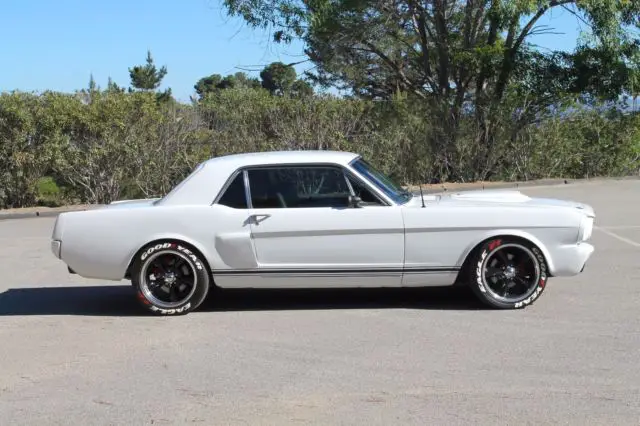 1966 mustang restomod 302 / 5spd / disc brakes! see description for all photos!