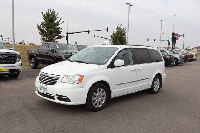 2016 chrysler town & country touring
