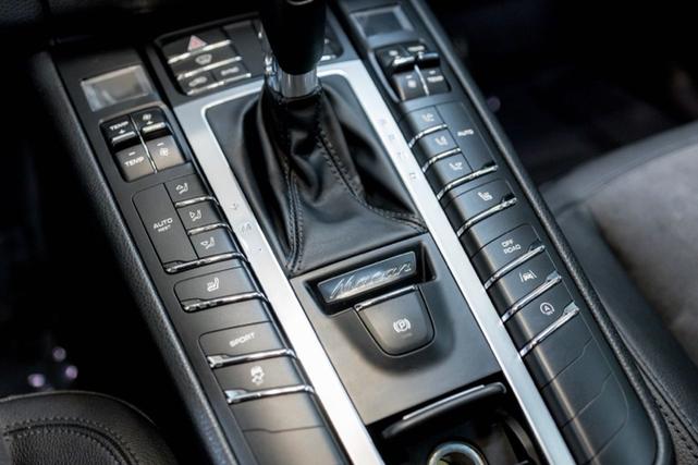 2017 porsche macan gts