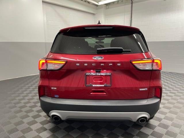 2020 ford escape se