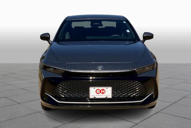 2023 toyota crown xle