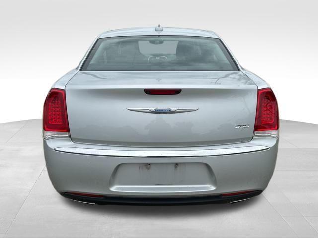 2020 chrysler 300 touring