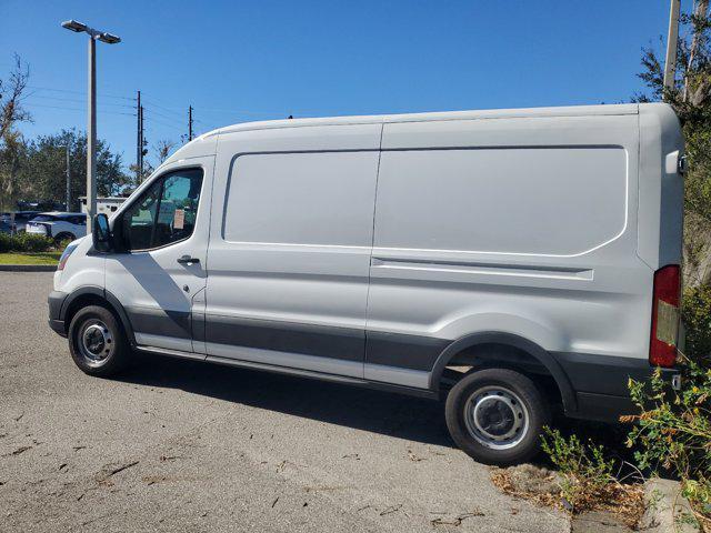 2023 ford transit-250 base