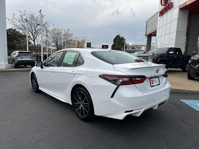 2024 toyota camry se
