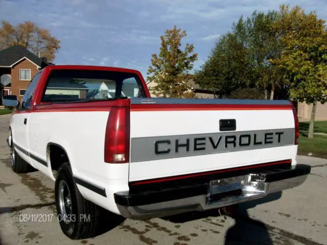 extra clean 1988 chevy silverado 350 v8 auto. red / white - gorgeous - one owner