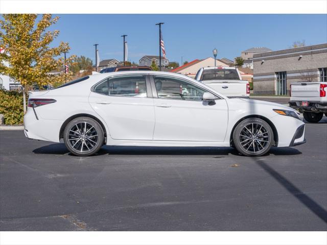 2023 toyota camry se