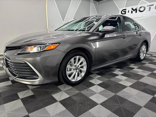 2024 toyota camry le