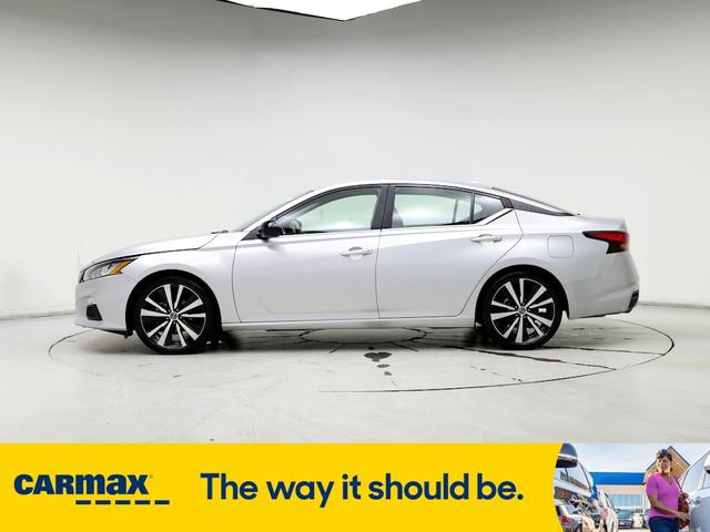 2022 nissan altima sr