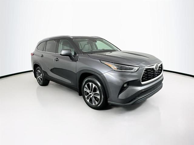 2021 toyota highlander xle