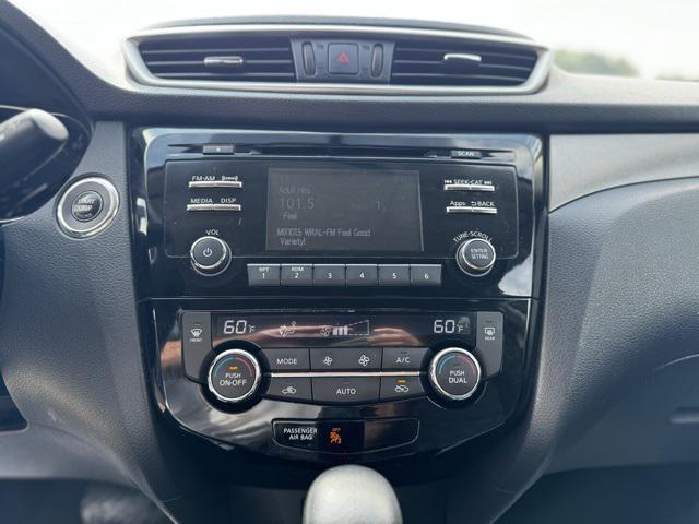 2015 nissan rogue sv