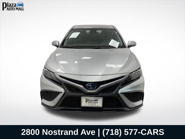 2022 toyota camry se