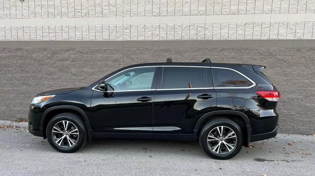 2019 toyota highlander le
