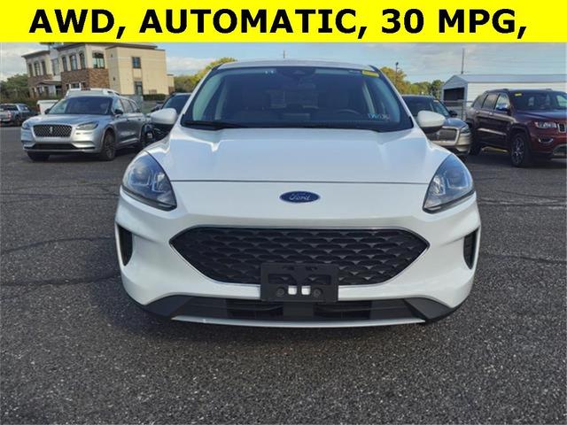 2021 ford escape se