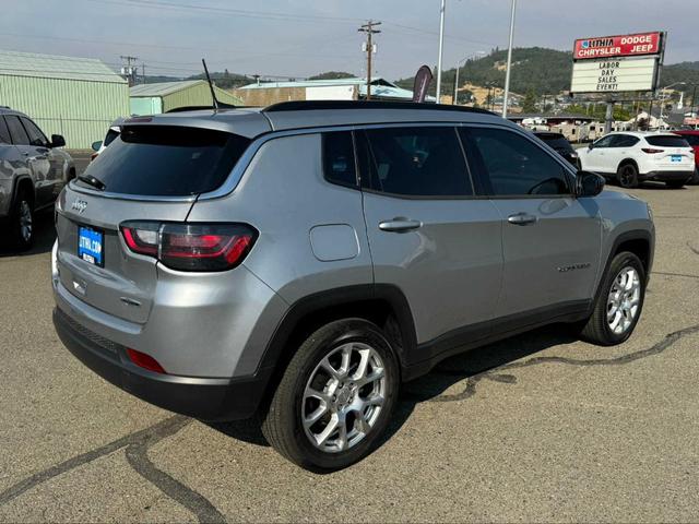 2023 jeep compass latitude lux