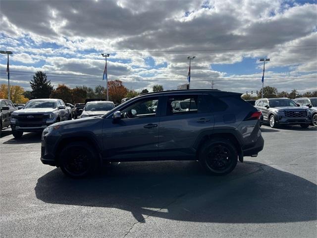 2021 toyota rav4 le