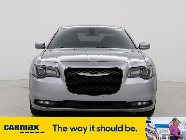 2016 chrysler 300 s