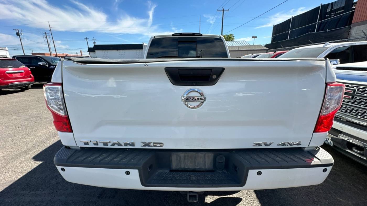 2016 nissan titan xd sv