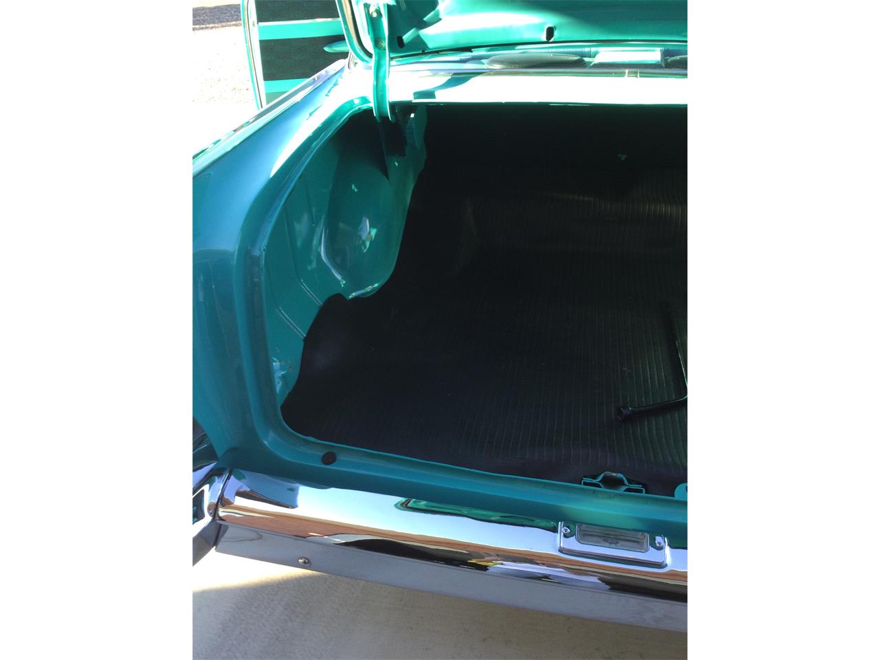 chevrolet bel air turquoise / white