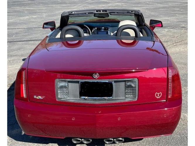 2006 cadillac xlr-v in cadillac, michigan
