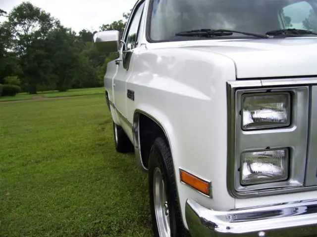 last year of the square body and first year of fuel injection!