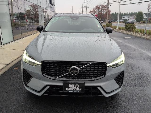 2024 volvo xc60 b5 plus dark theme