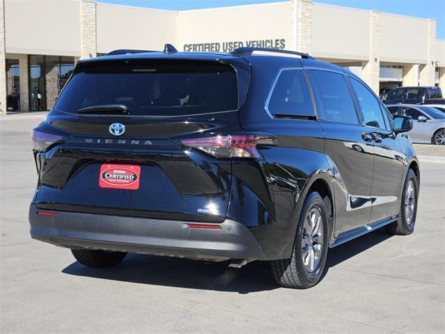2023 toyota sienna xle 8 passenger