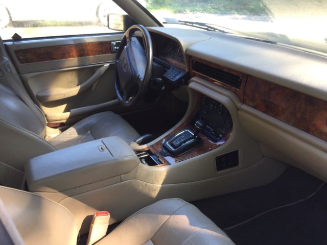 classic jag! runs quietly but needs some work