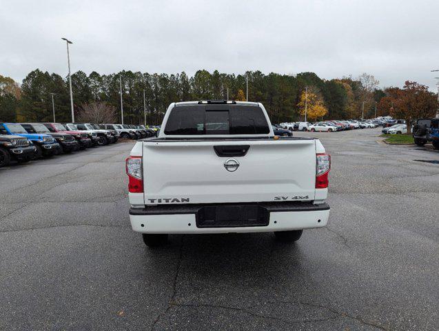 2022 nissan titan sv