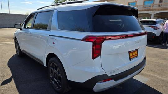 2025 Kia Carnival