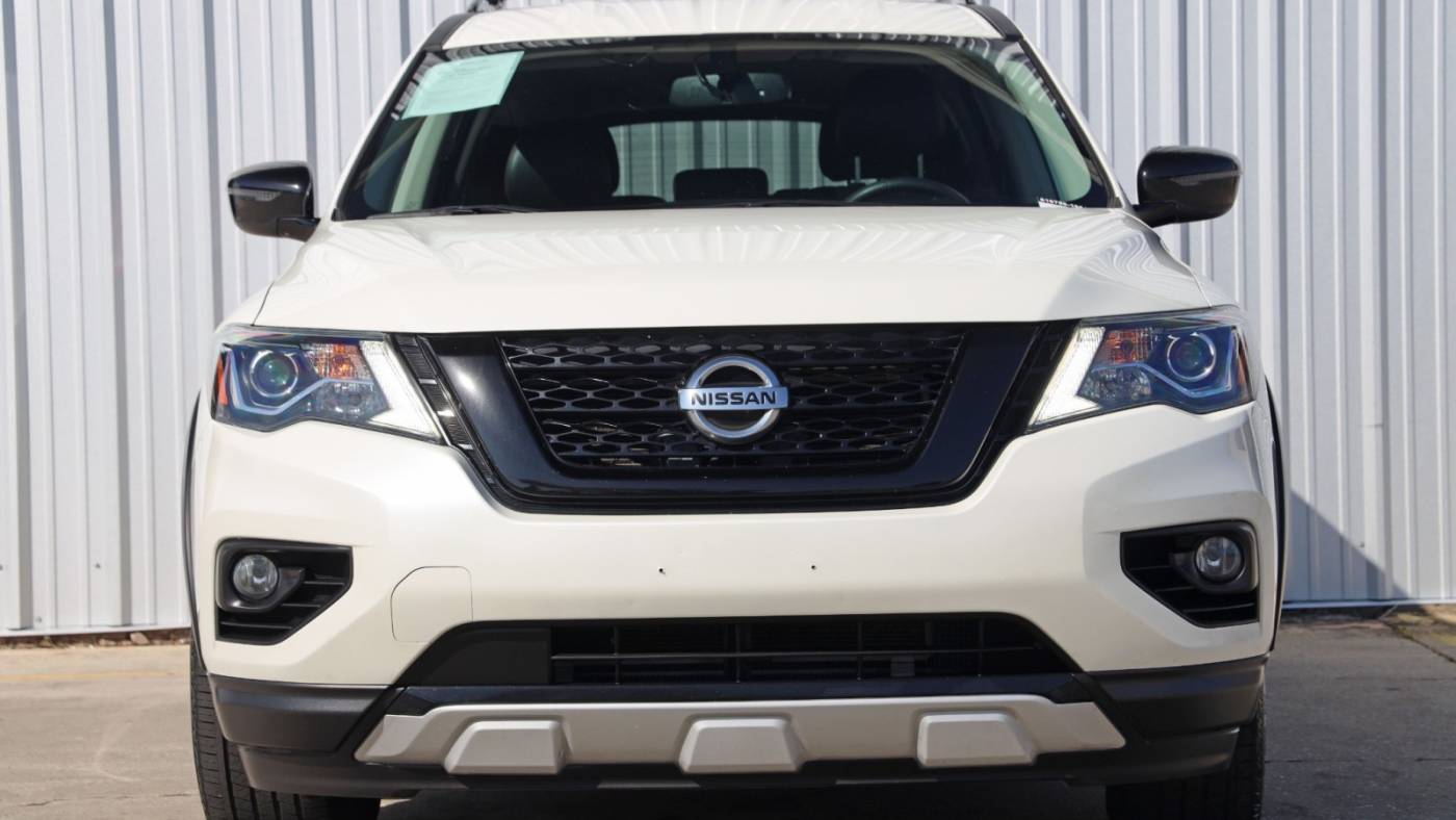 2020 nissan pathfinder sv