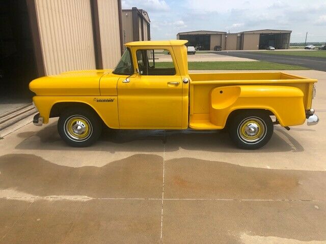 1960 chevy truck apache new paint, new windshield, rear glass. beautiful