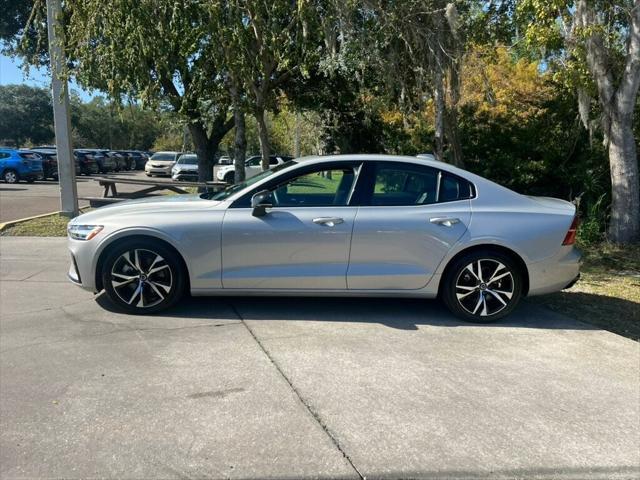 2024 volvo s60 b5 plus dark theme