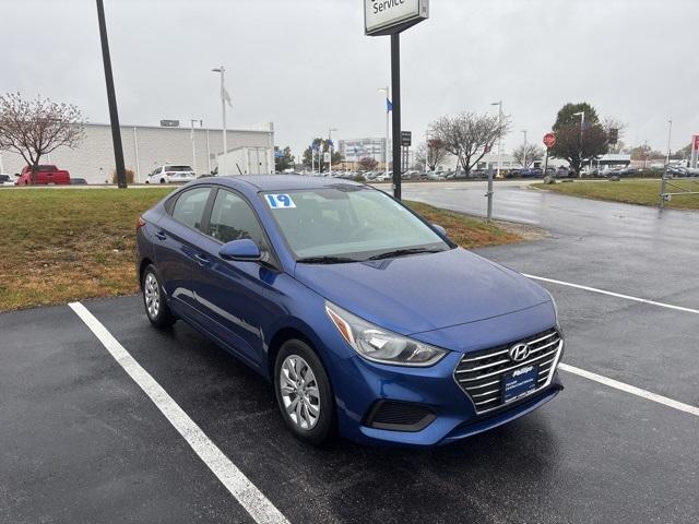 2019 hyundai accent se