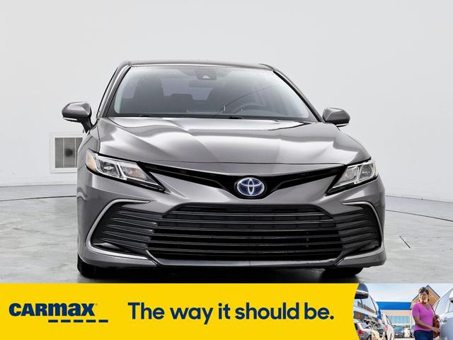 2021 toyota camry hybrid le