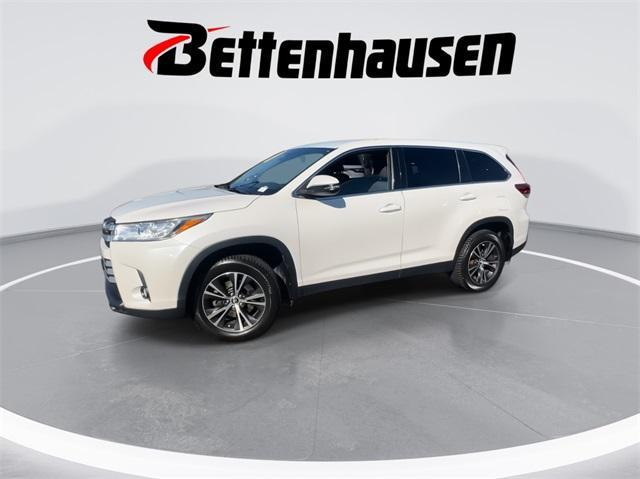 2019 toyota highlander le
