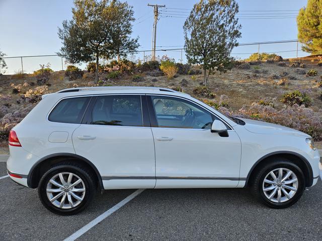 2016 volkswagen touareg vr6 sport w/technology
