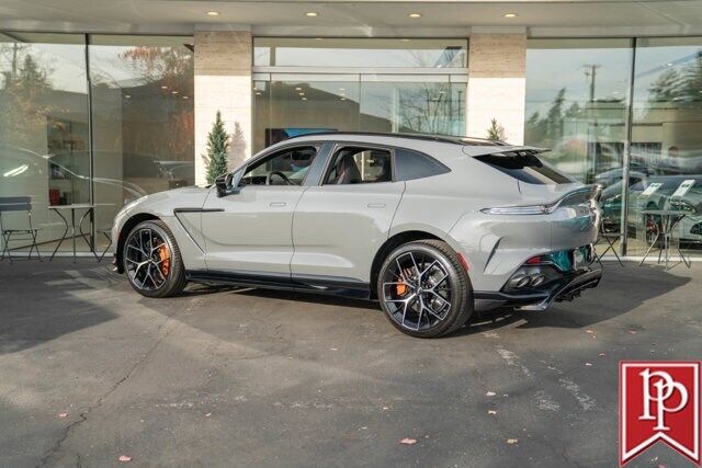 2025 aston martin dbx 707
