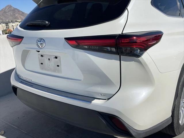 2021 toyota highlander le