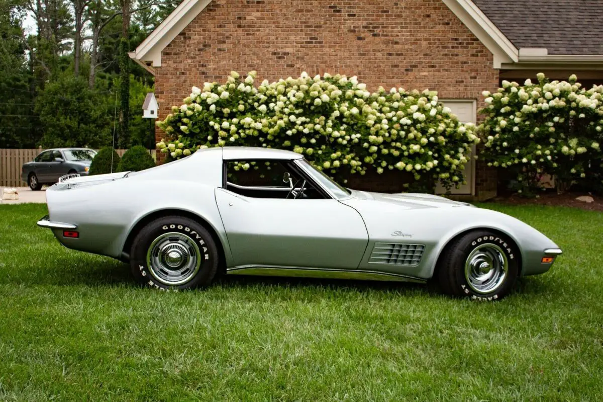 1970 c3 chevrolet corvette 4 speed 454 cortez silver t-top air conditioning