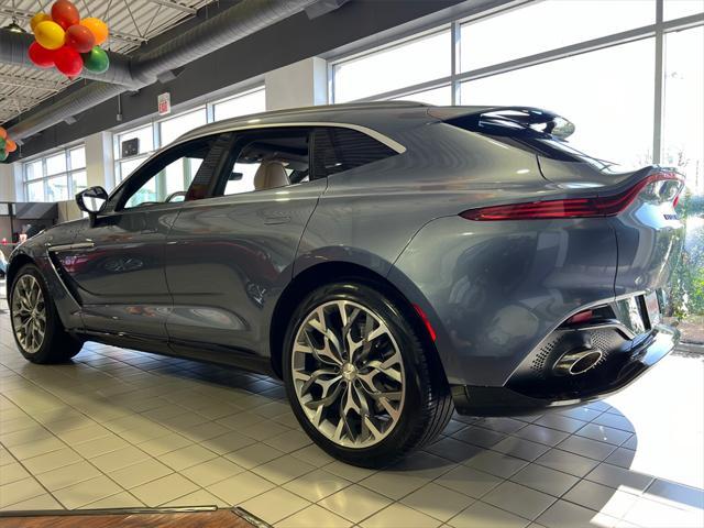 2021 aston martin dbx base