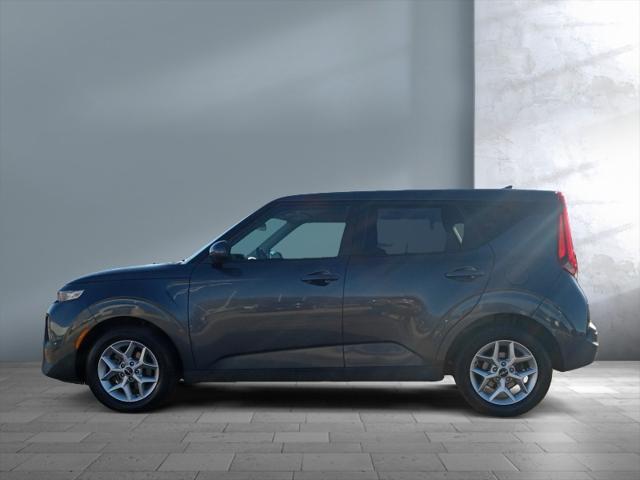 2022 kia soul lx