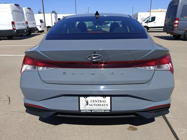 2022 hyundai elantra sel