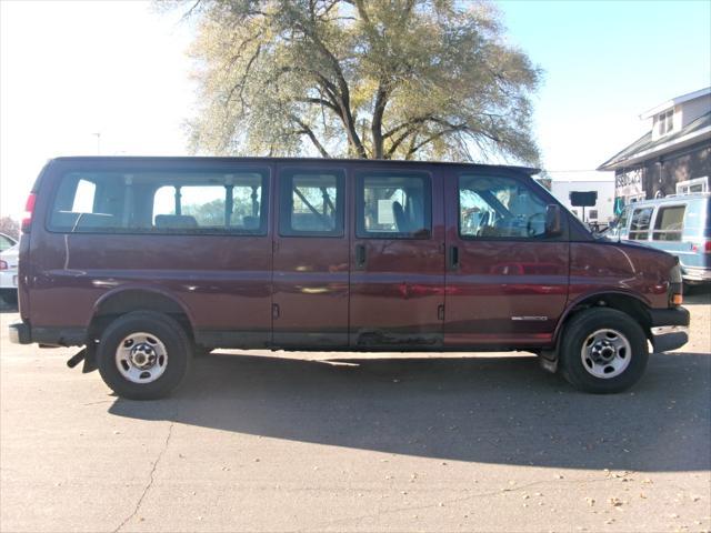 2004 gmc savana 3500 base