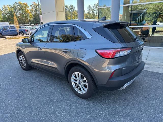 2022 ford escape se