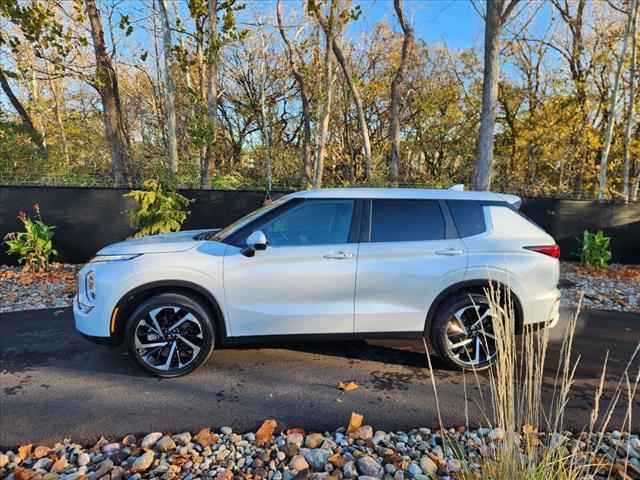 2023 mitsubishi outlander se