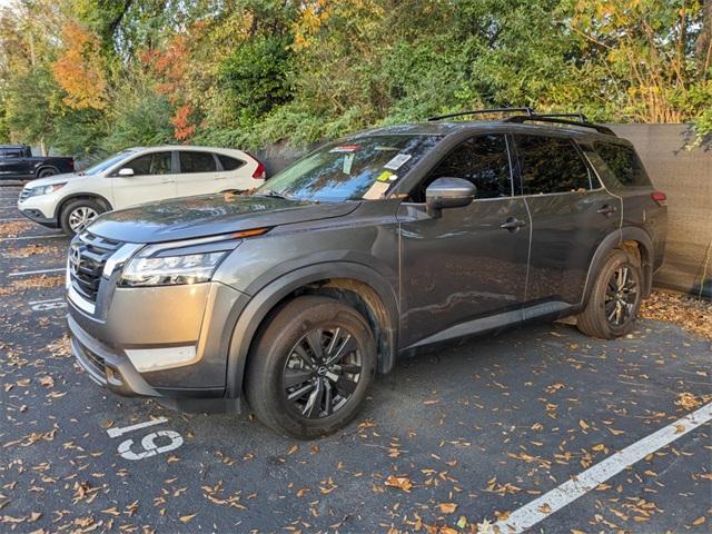 2022 nissan pathfinder sv